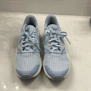 Reebok ProRide Cush women’s running shoes size 9 worn twice at the office.